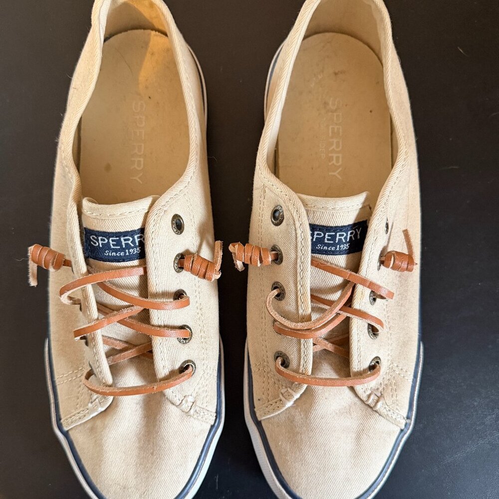 Sperry Women’s Low Top Sneakers – Size 8 – Cream – Barely